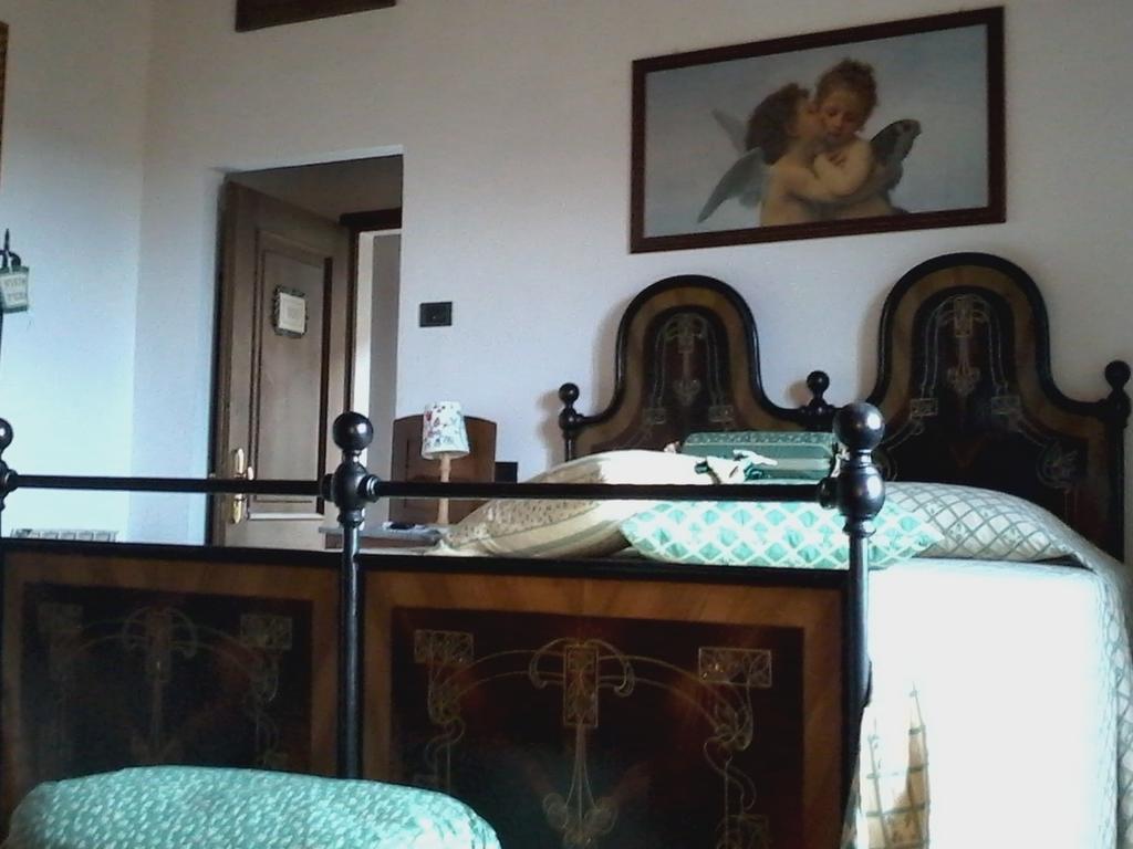 فندق Cisterna Nel Borgo Castiglione dʼOrcia الغرفة الصورة